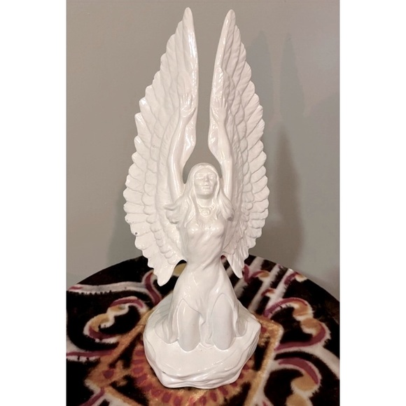 ❣️Native American First People White Ceramic Sculpture of Woman with Wings 🦅❣️ - Picture 1 of 11